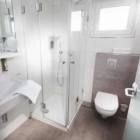 Otel Derichsweiler Hof Nuembrecht